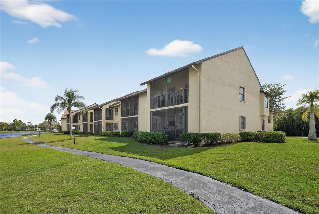 En Venta: $224,900 (2 camas, 2 baños, 1043 Pies cuadrados)