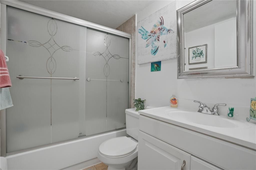 En Venta: $224,900 (2 camas, 2 baños, 1043 Pies cuadrados)