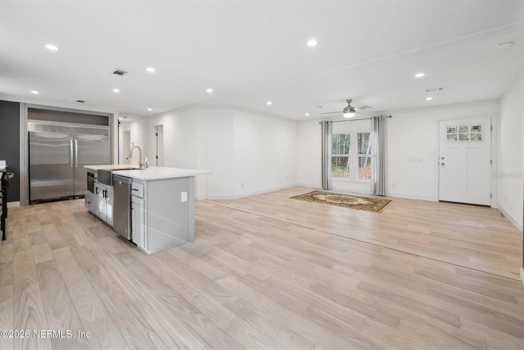 En Venta: $299,900 (3 camas, 2 baños, 1560 Pies cuadrados)