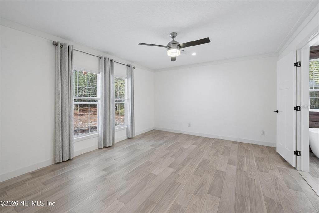 En Venta: $299,900 (3 camas, 2 baños, 1560 Pies cuadrados)