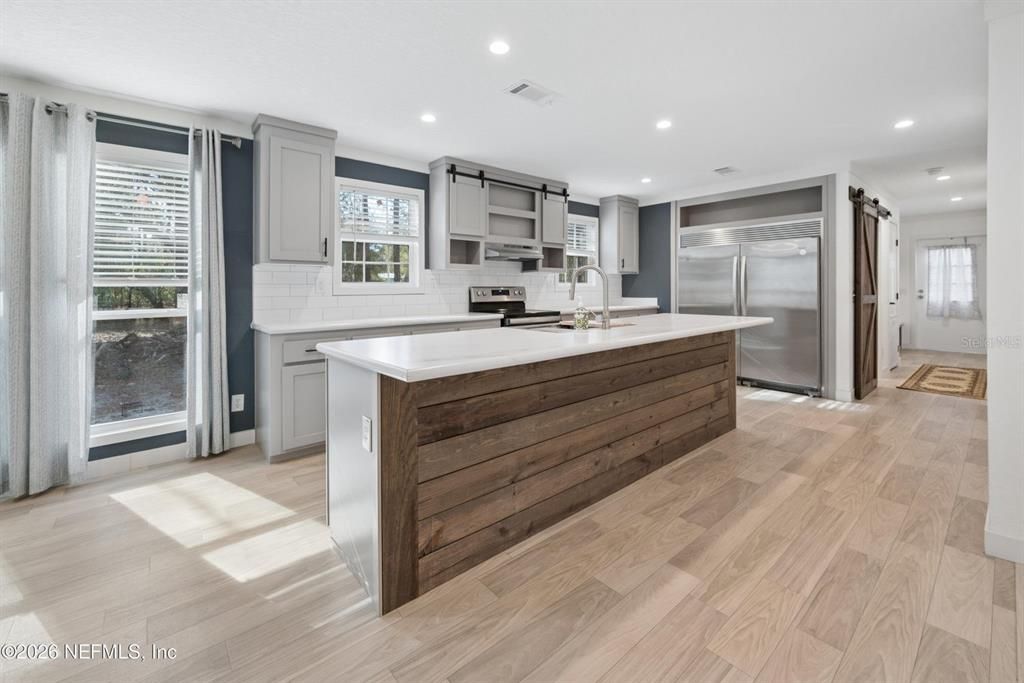 En Venta: $299,900 (3 camas, 2 baños, 1560 Pies cuadrados)