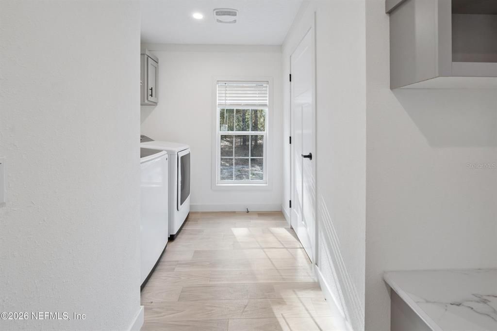 En Venta: $299,900 (3 camas, 2 baños, 1560 Pies cuadrados)