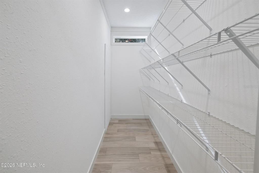En Venta: $299,900 (3 camas, 2 baños, 1560 Pies cuadrados)
