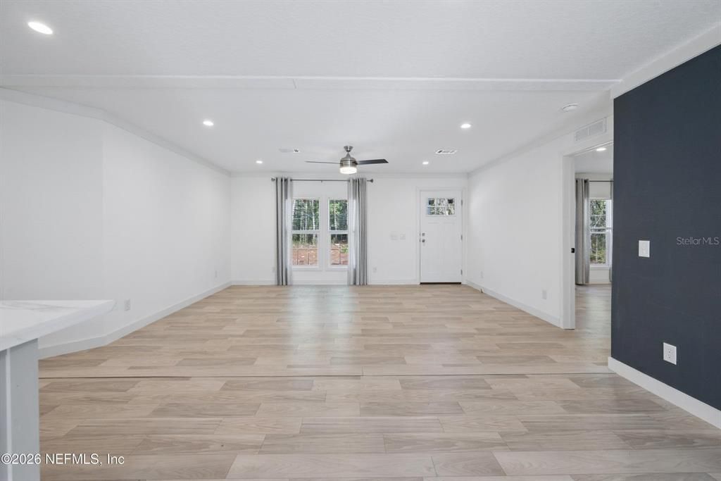 En Venta: $299,900 (3 camas, 2 baños, 1560 Pies cuadrados)