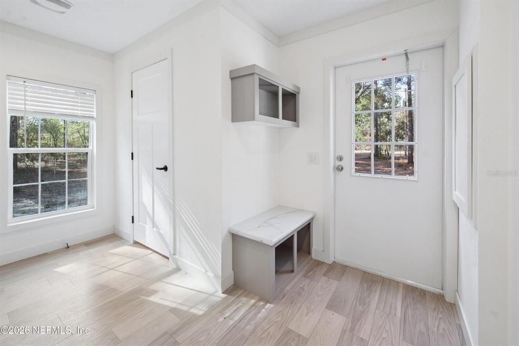 En Venta: $299,900 (3 camas, 2 baños, 1560 Pies cuadrados)