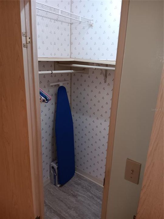 For Sale: $98,600 (2 beds, 2 baths, 972 Square Feet)