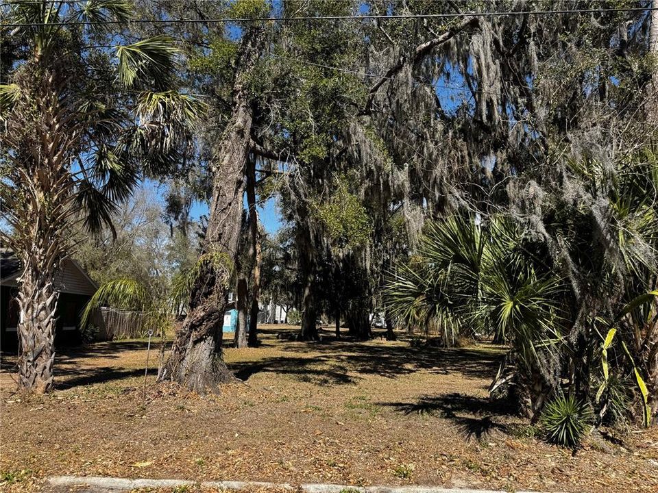 En Venta: $230,000 (0.50 acres)