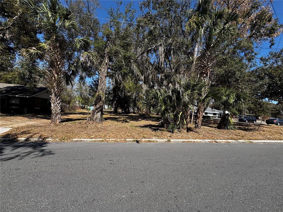 En Venta: $230,000 (0.50 acres)