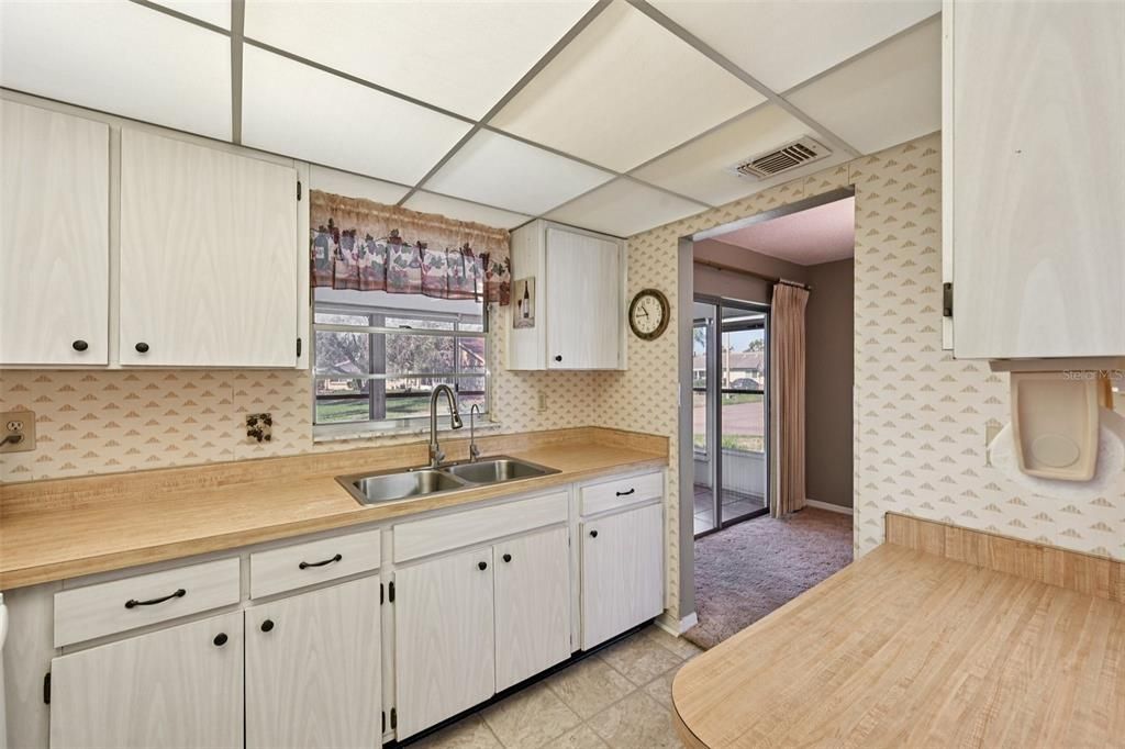 Activo con contrato: $109,900 (2 camas, 2 baños, 984 Pies cuadrados)