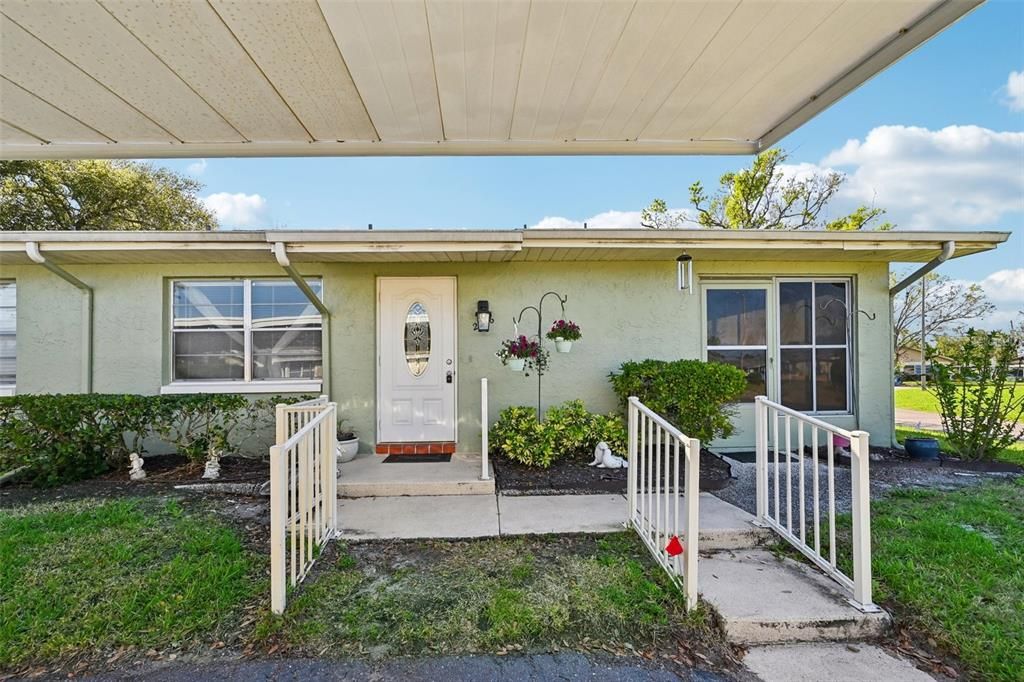 Activo con contrato: $109,900 (2 camas, 2 baños, 984 Pies cuadrados)