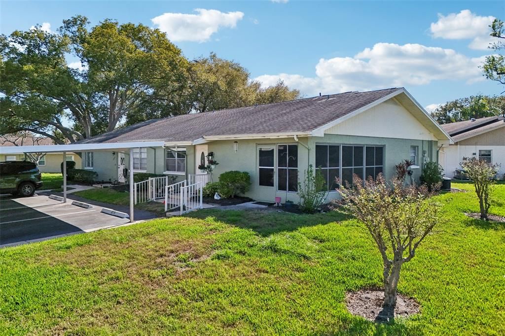 Activo con contrato: $109,900 (2 camas, 2 baños, 984 Pies cuadrados)