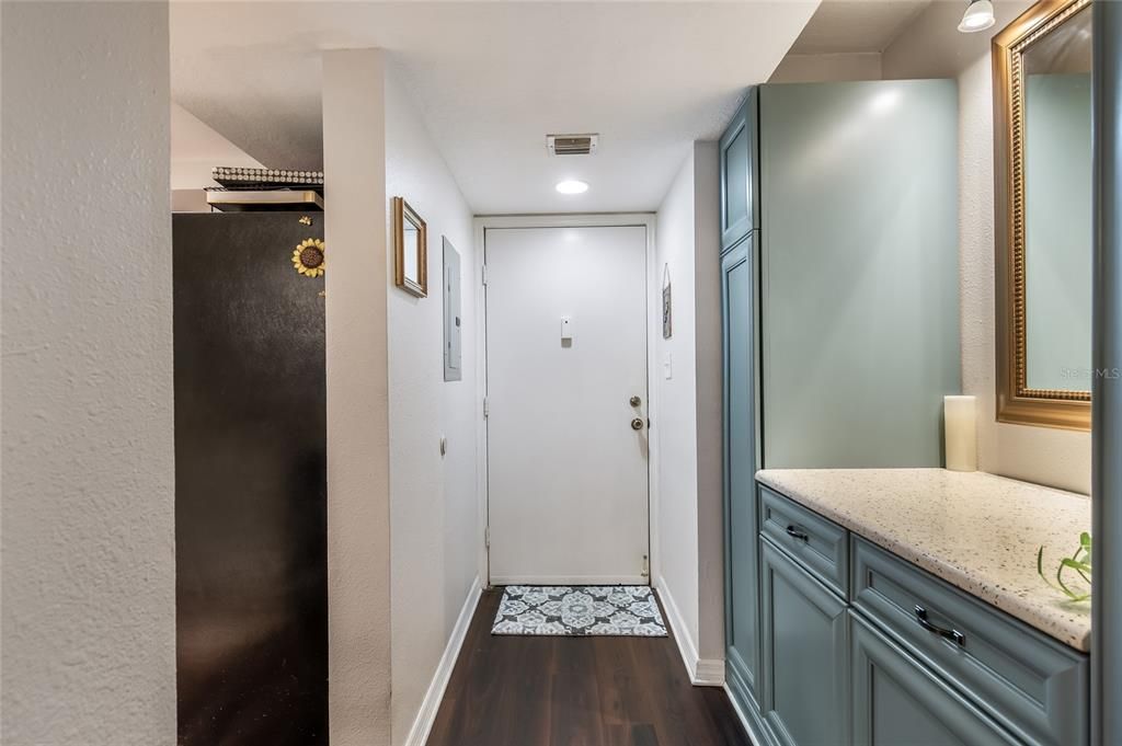 For Sale: $226,900 (2 beds, 2 baths, 970 Square Feet)
