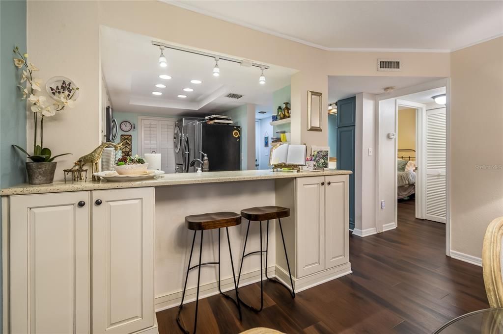 For Sale: $226,900 (2 beds, 2 baths, 970 Square Feet)
