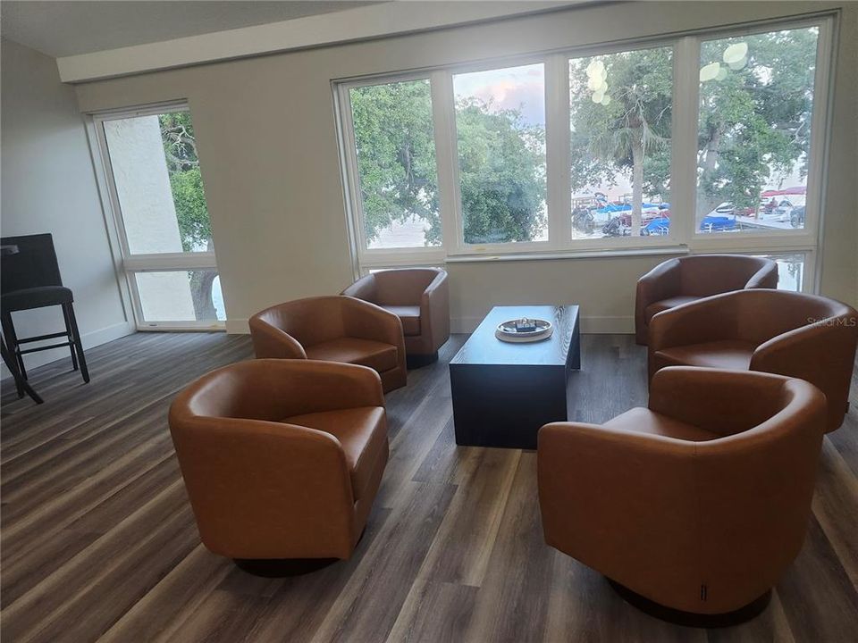 For Sale: $226,900 (2 beds, 2 baths, 970 Square Feet)