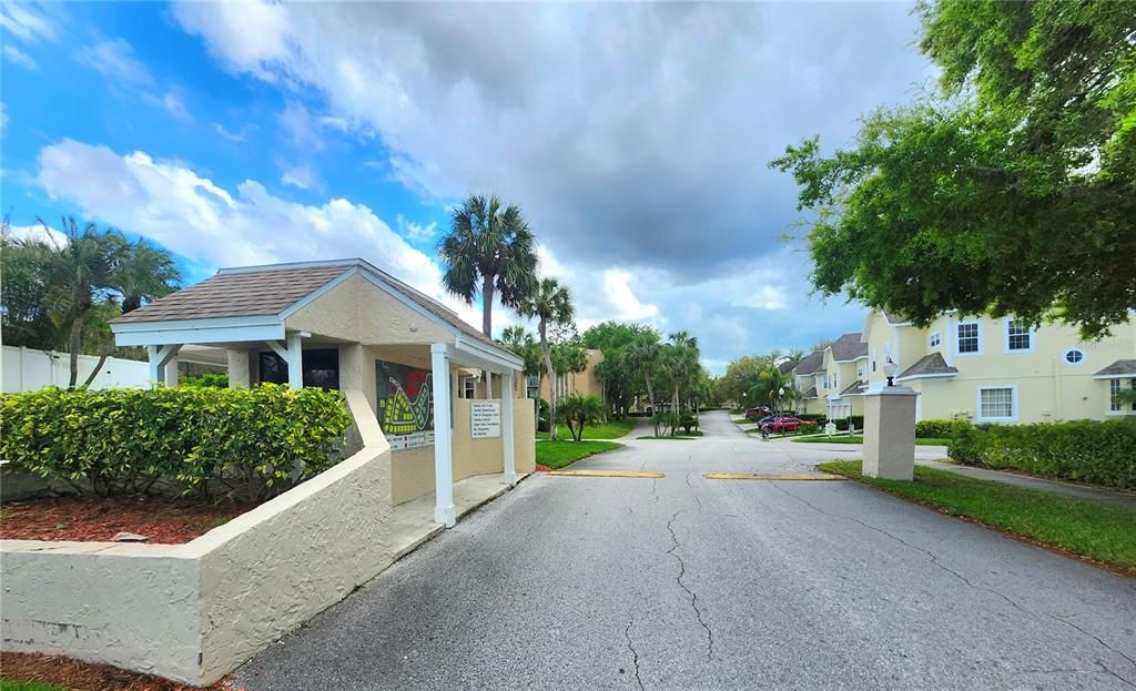 For Sale: $226,900 (2 beds, 2 baths, 970 Square Feet)