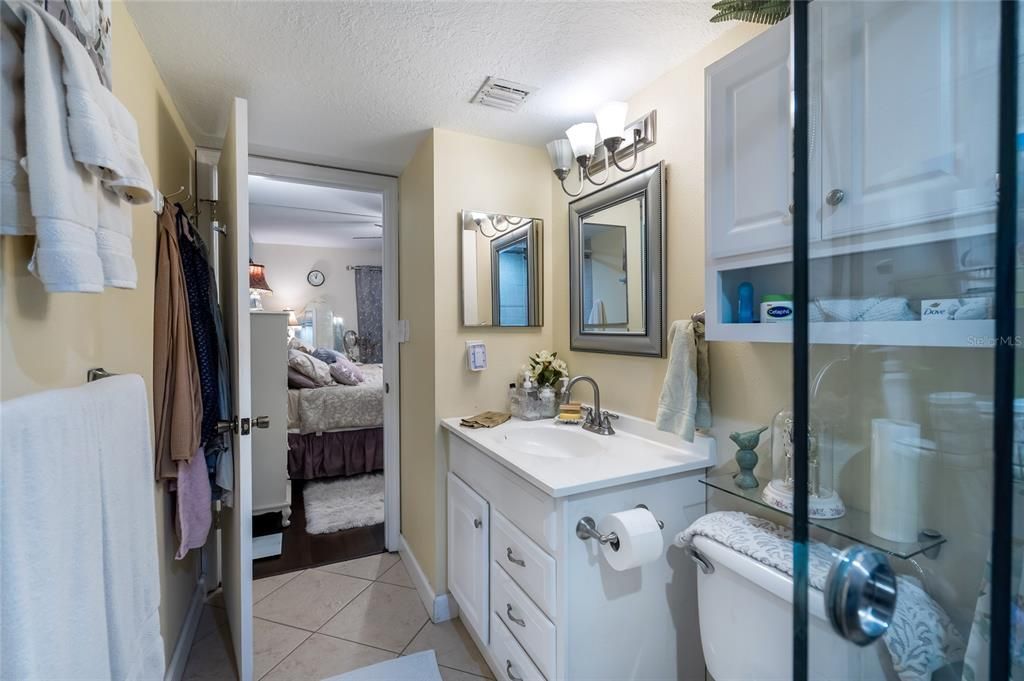 For Sale: $226,900 (2 beds, 2 baths, 970 Square Feet)