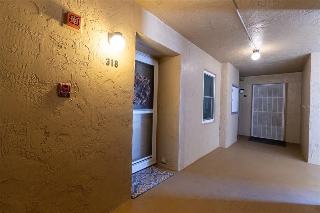 For Sale: $226,900 (2 beds, 2 baths, 970 Square Feet)