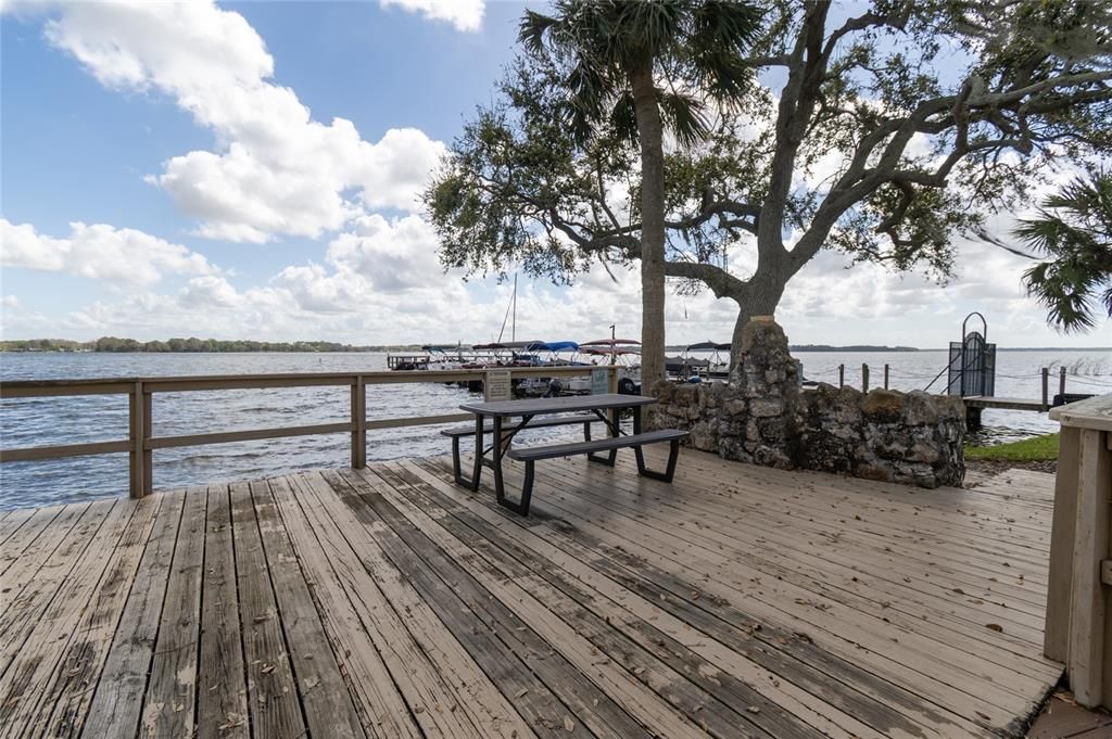 For Sale: $226,900 (2 beds, 2 baths, 970 Square Feet)