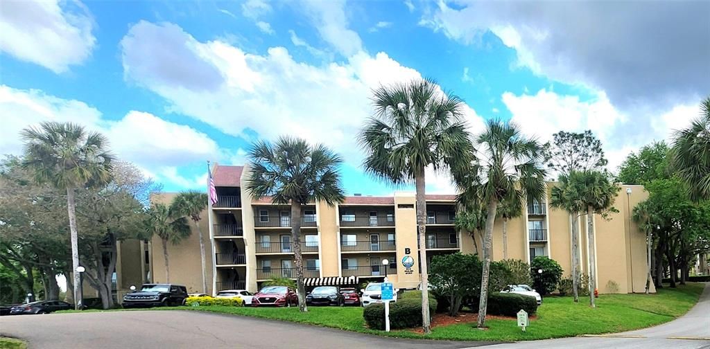 For Sale: $226,900 (2 beds, 2 baths, 970 Square Feet)