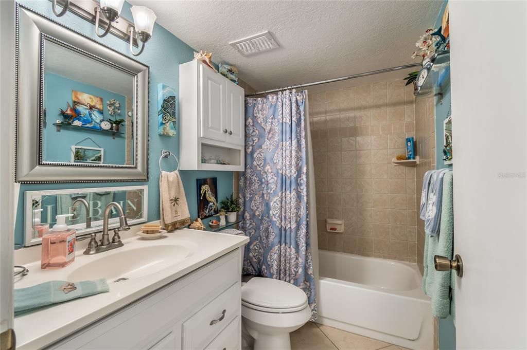 For Sale: $226,900 (2 beds, 2 baths, 970 Square Feet)
