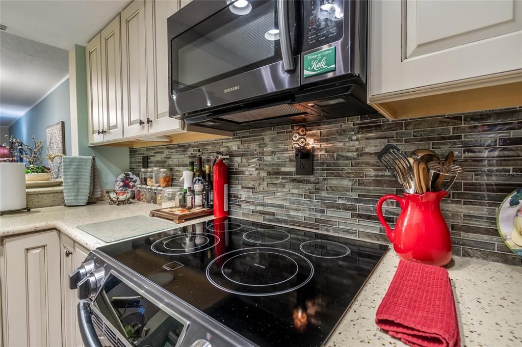 For Sale: $226,900 (2 beds, 2 baths, 970 Square Feet)