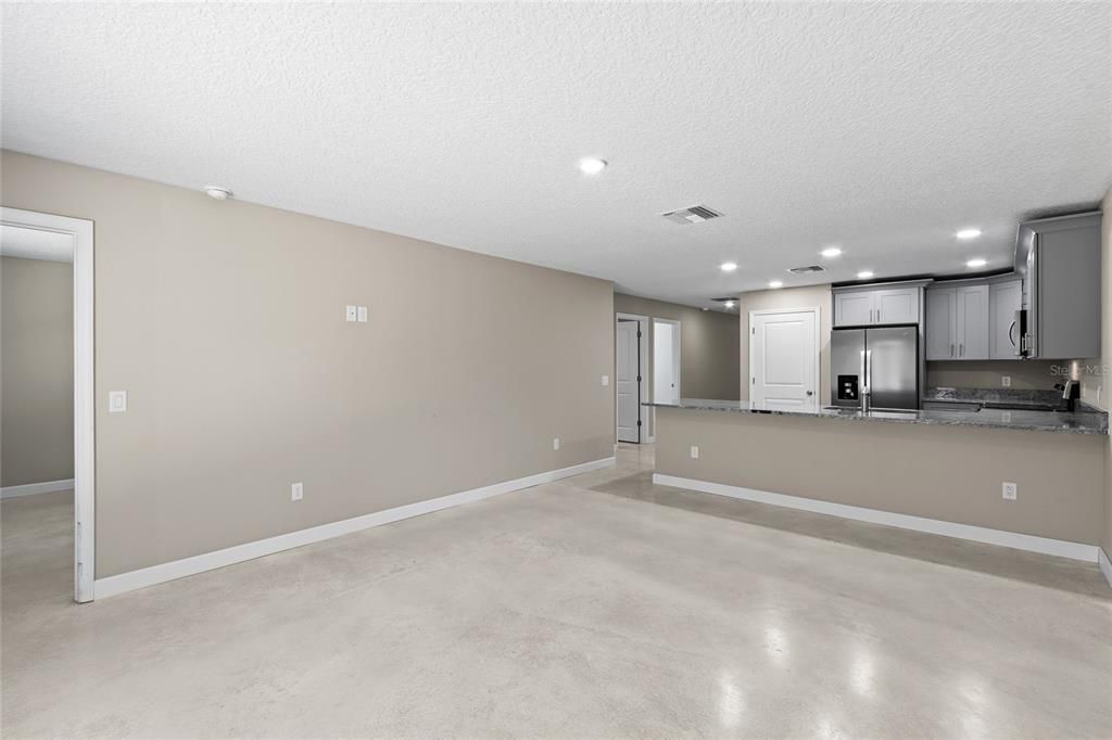 For Rent: $1,850 (3 beds, 2 baths, 1159 Square Feet)