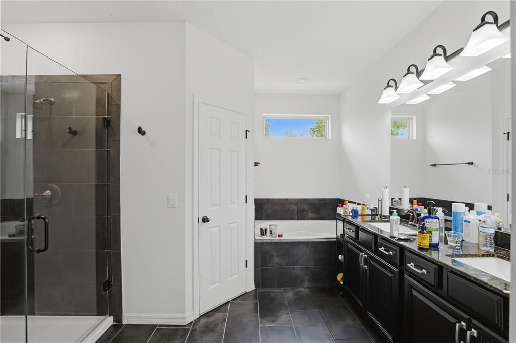 En Venta: $735,000 (6 camas, 4 baños, 3061 Pies cuadrados)