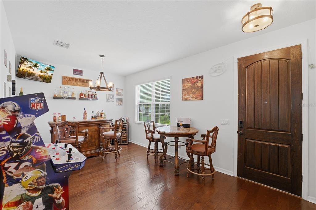 En Venta: $735,000 (6 camas, 4 baños, 3061 Pies cuadrados)