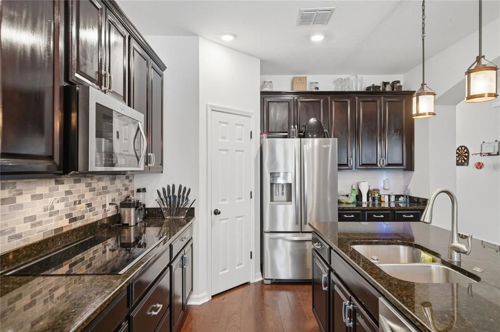 En Venta: $735,000 (6 camas, 4 baños, 3061 Pies cuadrados)