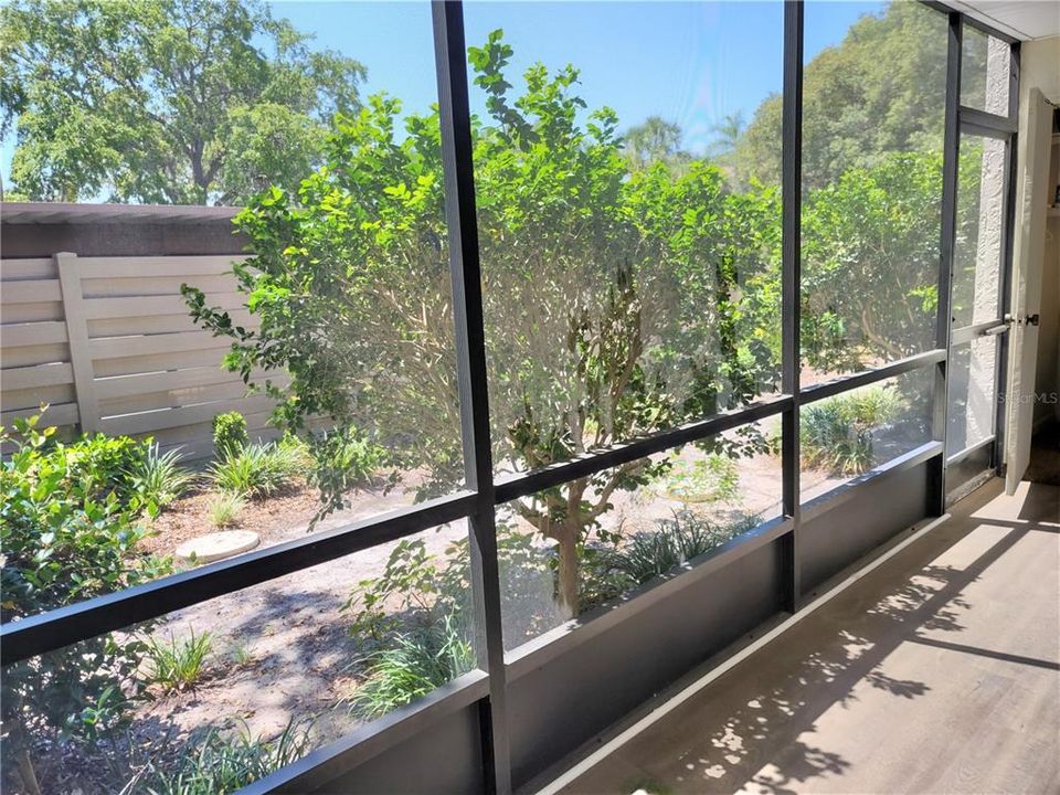 For Rent: $1,825 (2 beds, 2 baths, 888 Square Feet)