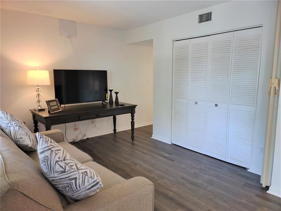 For Rent: $1,825 (2 beds, 2 baths, 888 Square Feet)