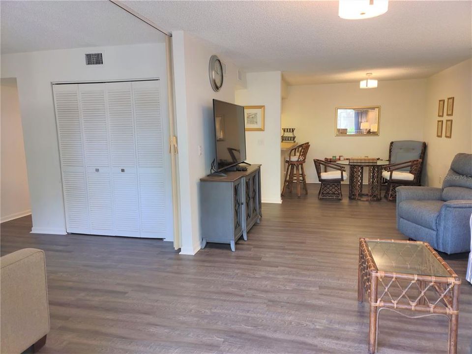 For Rent: $1,825 (2 beds, 2 baths, 888 Square Feet)