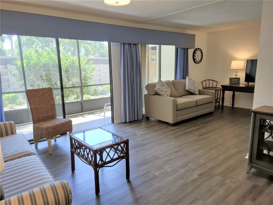 For Rent: $1,825 (2 beds, 2 baths, 888 Square Feet)