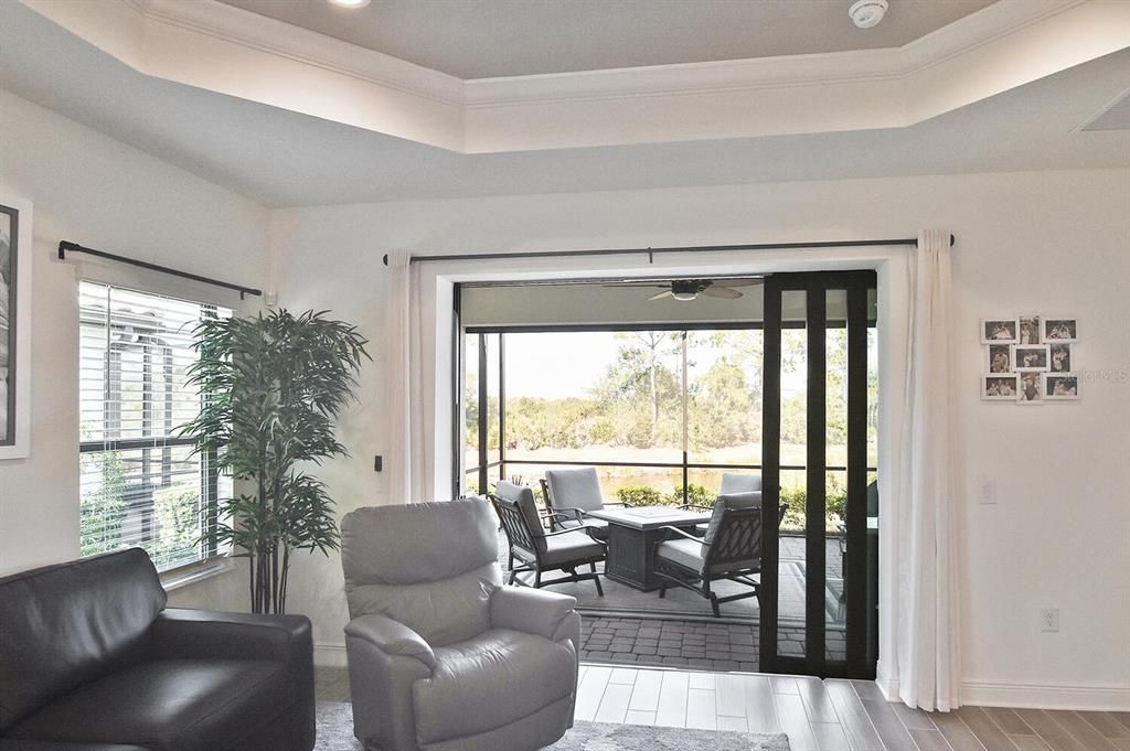 Под контрактом: $475,000 (3 спален, 2 ванн, 1845 Квадратных фут)