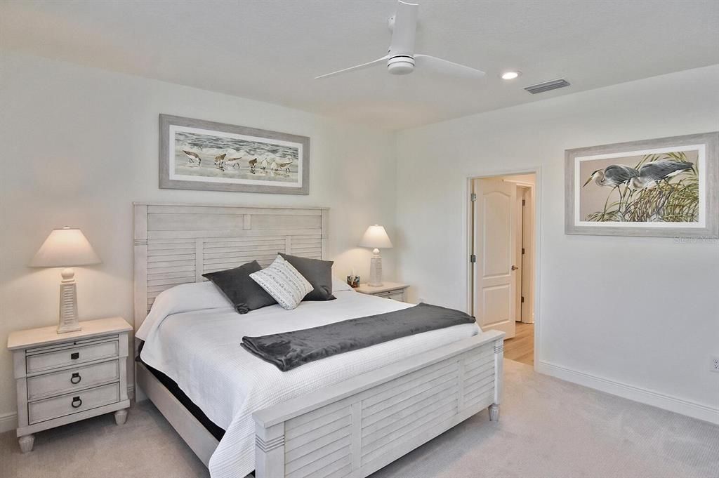 Под контрактом: $475,000 (3 спален, 2 ванн, 1845 Квадратных фут)