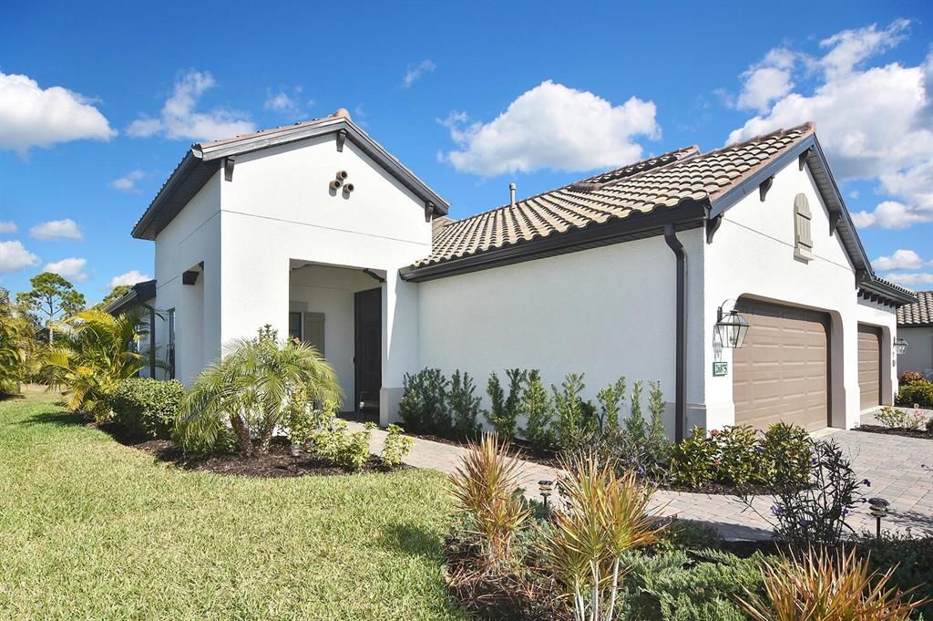 Под контрактом: $475,000 (3 спален, 2 ванн, 1845 Квадратных фут)