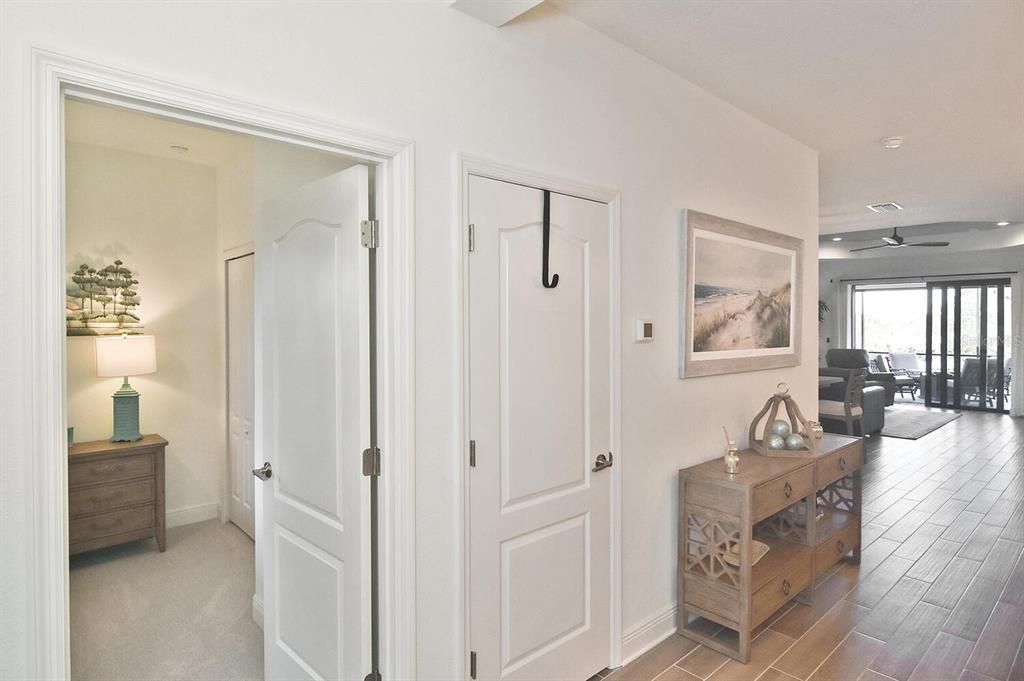 Под контрактом: $475,000 (3 спален, 2 ванн, 1845 Квадратных фут)