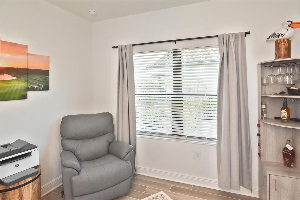 Под контрактом: $475,000 (3 спален, 2 ванн, 1845 Квадратных фут)