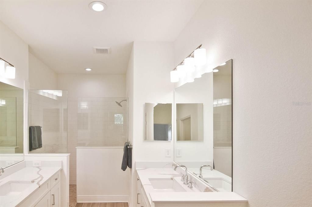 Под контрактом: $475,000 (3 спален, 2 ванн, 1845 Квадратных фут)