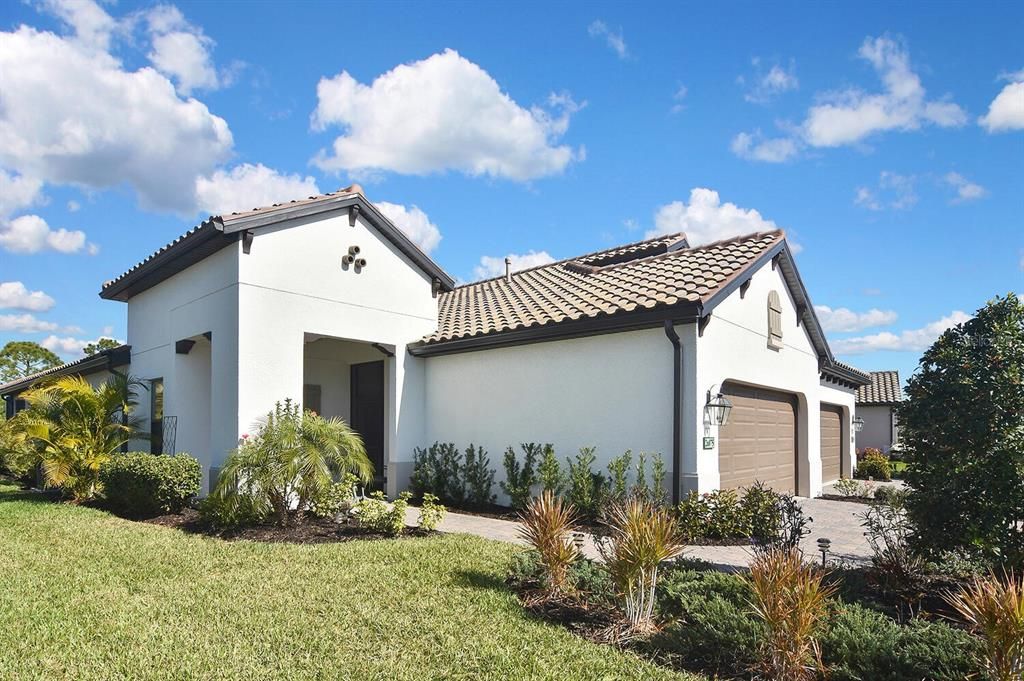 Под контрактом: $475,000 (3 спален, 2 ванн, 1845 Квадратных фут)