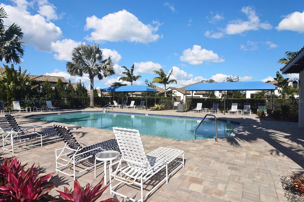 Под контрактом: $475,000 (3 спален, 2 ванн, 1845 Квадратных фут)