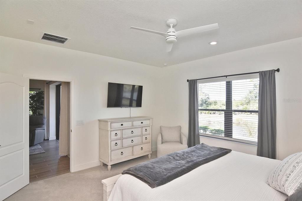 Под контрактом: $475,000 (3 спален, 2 ванн, 1845 Квадратных фут)