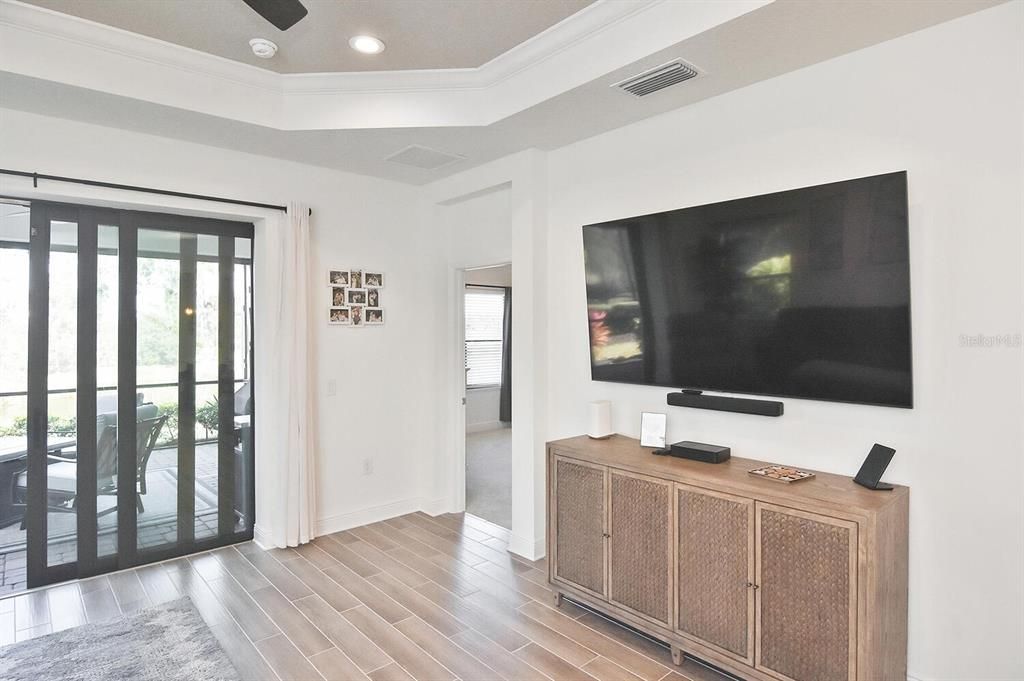 Под контрактом: $475,000 (3 спален, 2 ванн, 1845 Квадратных фут)