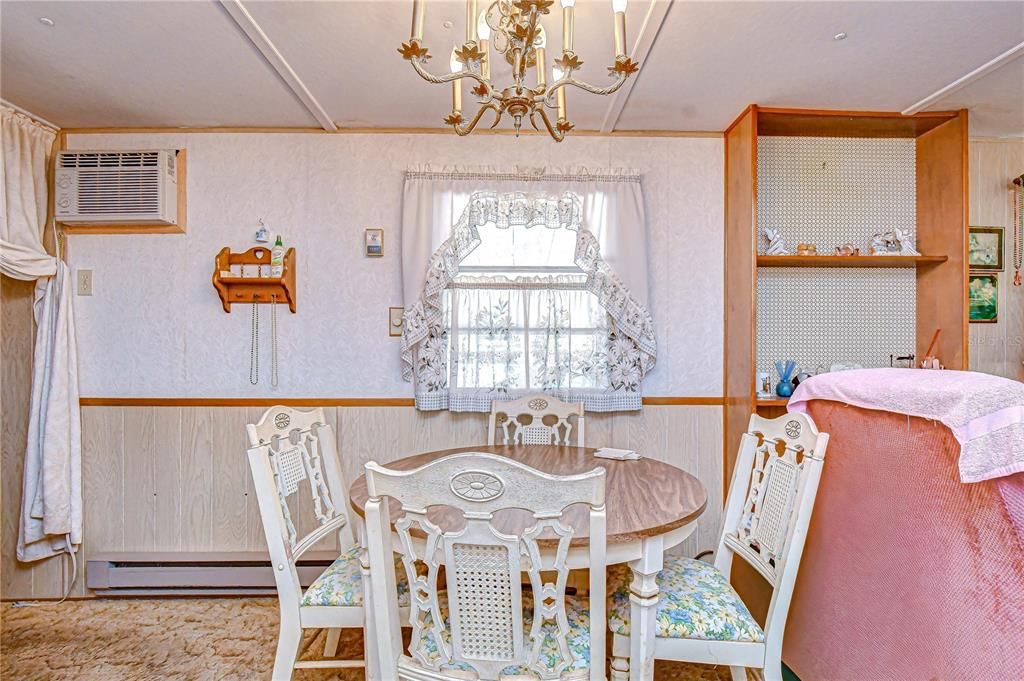 На продажу: $47,500 (2 спален, 1 ванн, 564 Квадратных фут)