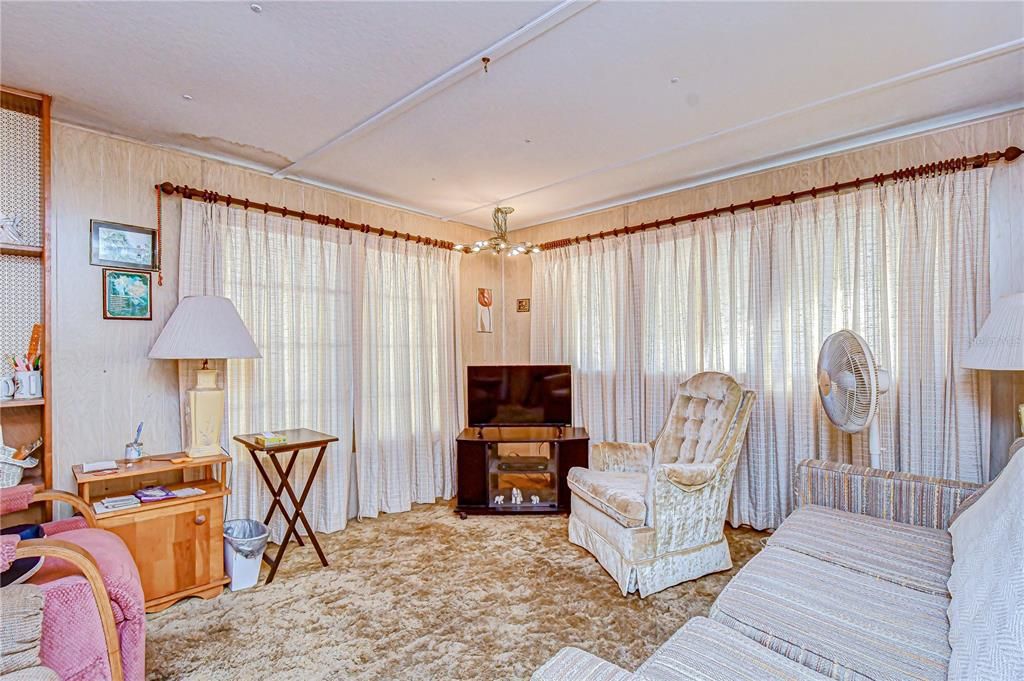 На продажу: $47,500 (2 спален, 1 ванн, 564 Квадратных фут)