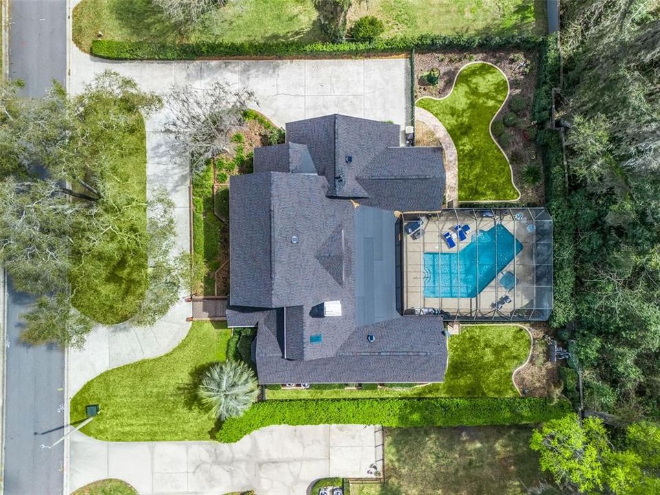 Activo con contrato: $899,900 (4 camas, 3 baños, 4116 Pies cuadrados)
