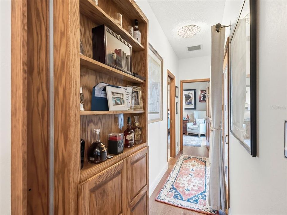 Activo con contrato: $899,900 (4 camas, 3 baños, 4116 Pies cuadrados)