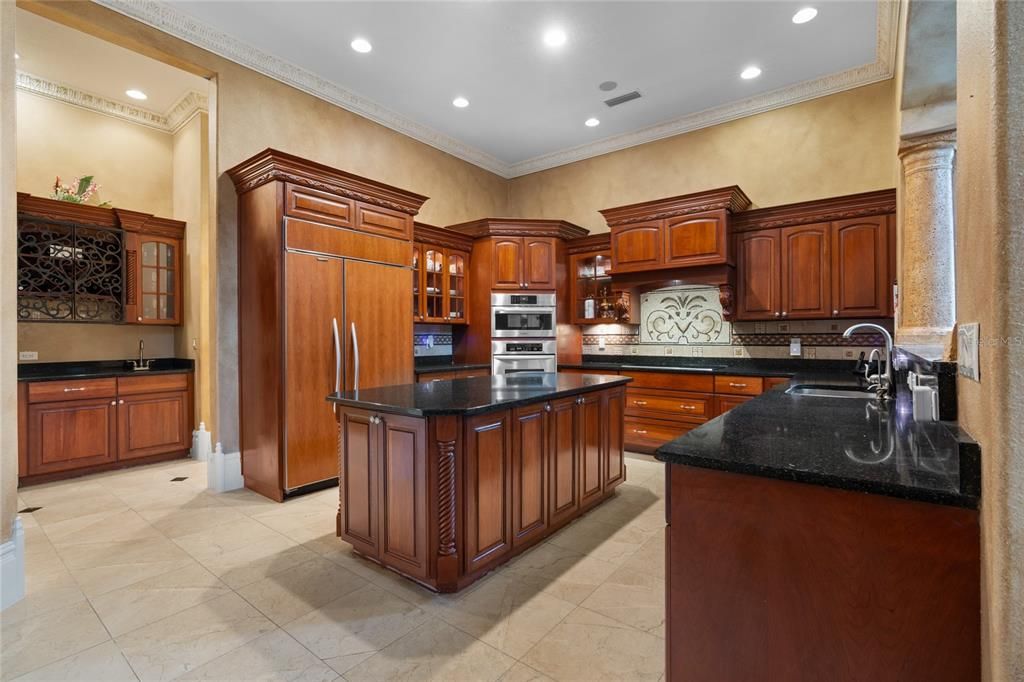 На продажу: $2,700,000 (7 спален, 8 ванн, 7240 Квадратных фут)