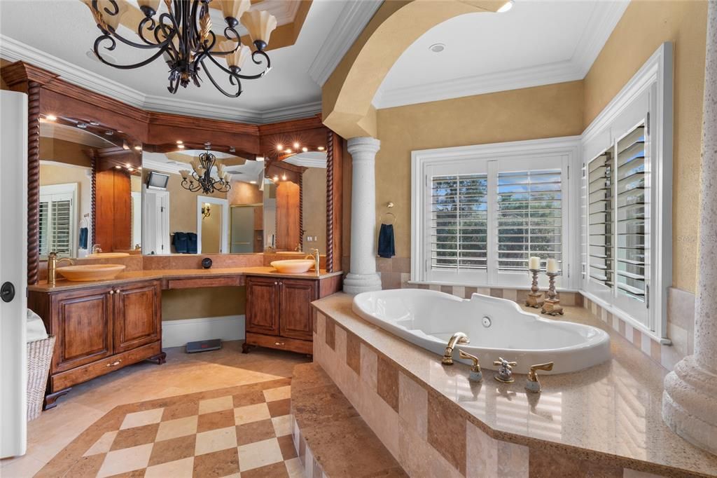 На продажу: $2,700,000 (7 спален, 8 ванн, 7240 Квадратных фут)