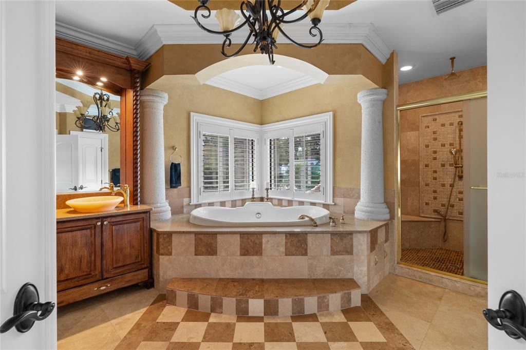 На продажу: $2,700,000 (7 спален, 8 ванн, 7240 Квадратных фут)